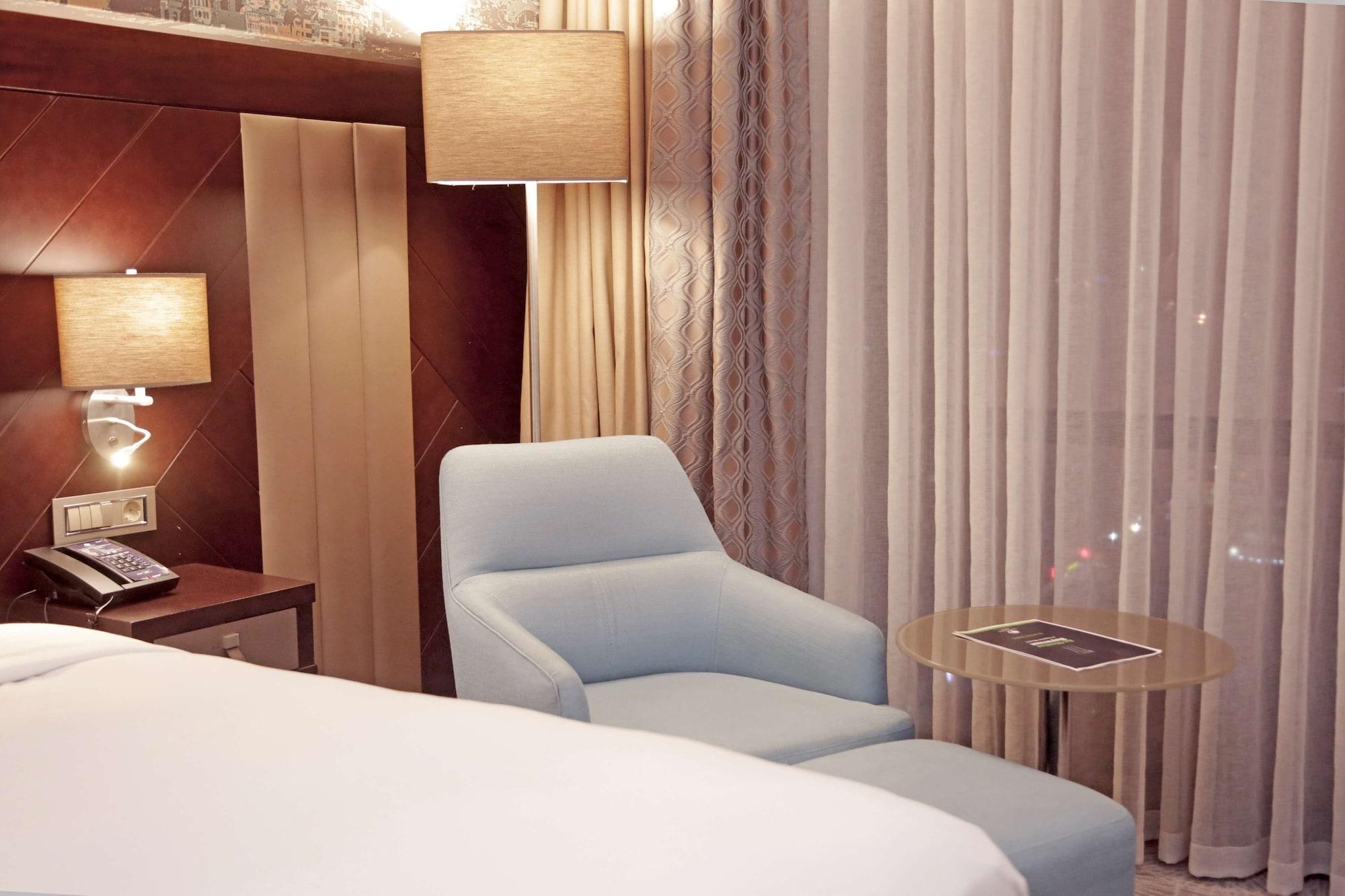더블트리 바이 힐튼 이스탄불 움래니예 외부 사진 A room at the hotel